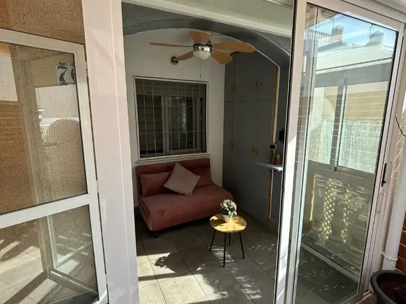 Semi-detached house with pool for sale in Avenida Laguna Azul 76, imagen 6