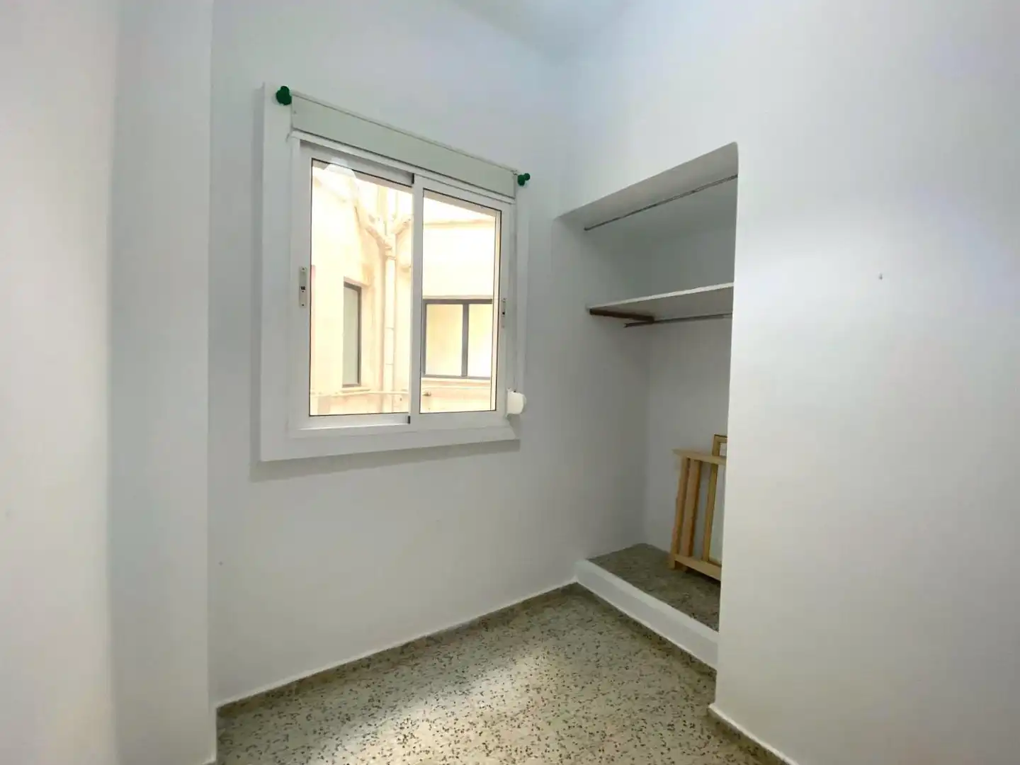 Bedroom of Flat for rent in Valencia