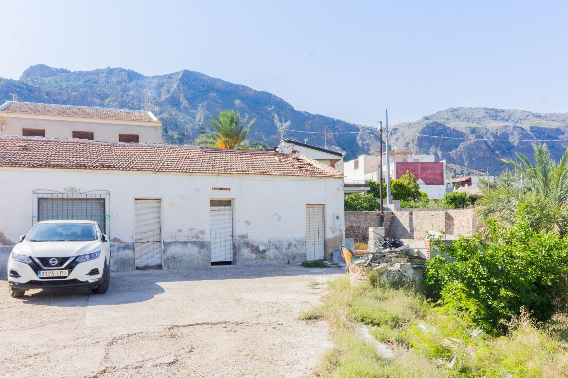Vista exterior de Casa o xalet en venda en Orihuela amb Jardí privat i Terrassa