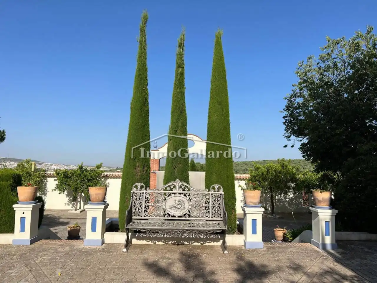 Garden of Buildings for sale in Lucena