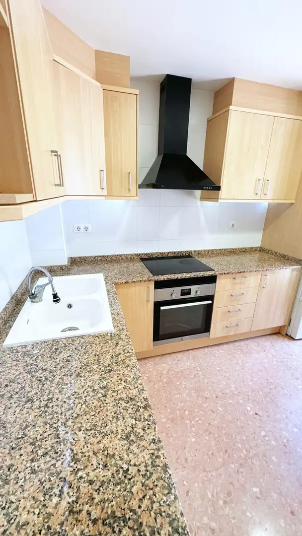 Cocina de Casa adosada en venta en Castelló de Rugat con Aire acondicionado, Calefacción y Jardín privado