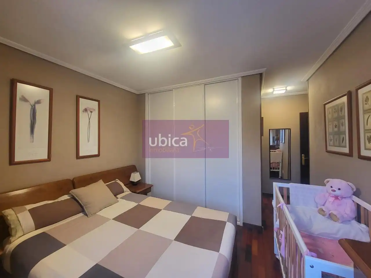 Habitación de Piso en venta en Vigo  con Calefacción, Parquet y Trastero