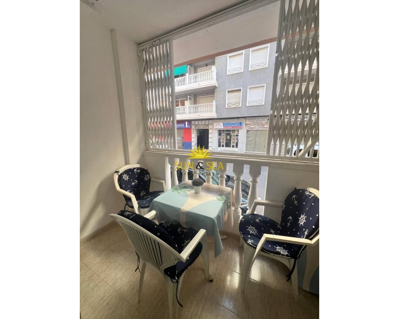 Terrassa de Apartament de lloguer en Torrevieja amb Aire condicionat, Calefacció i Moblat