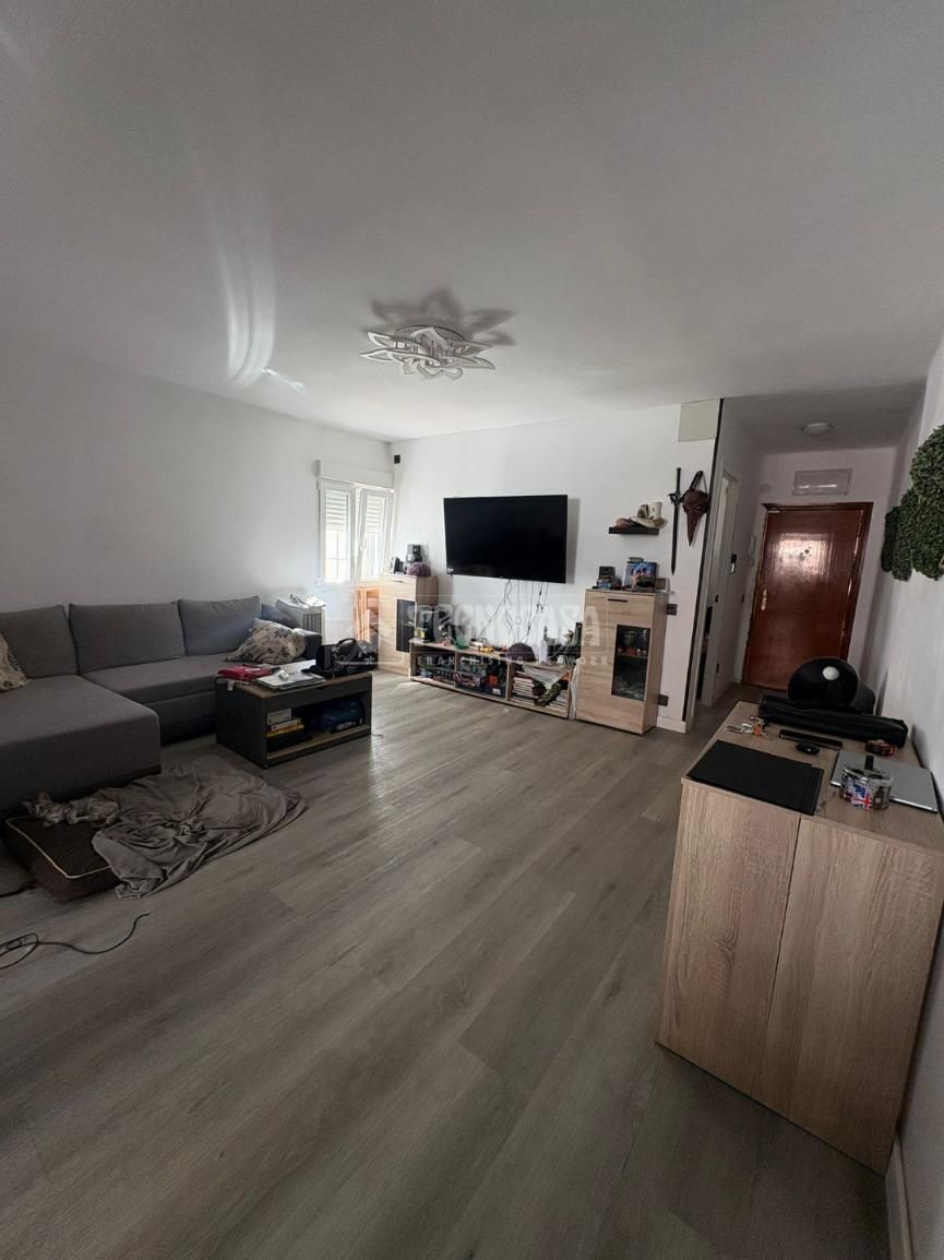 Sala de estar de Piso en venta en  Madrid Capital