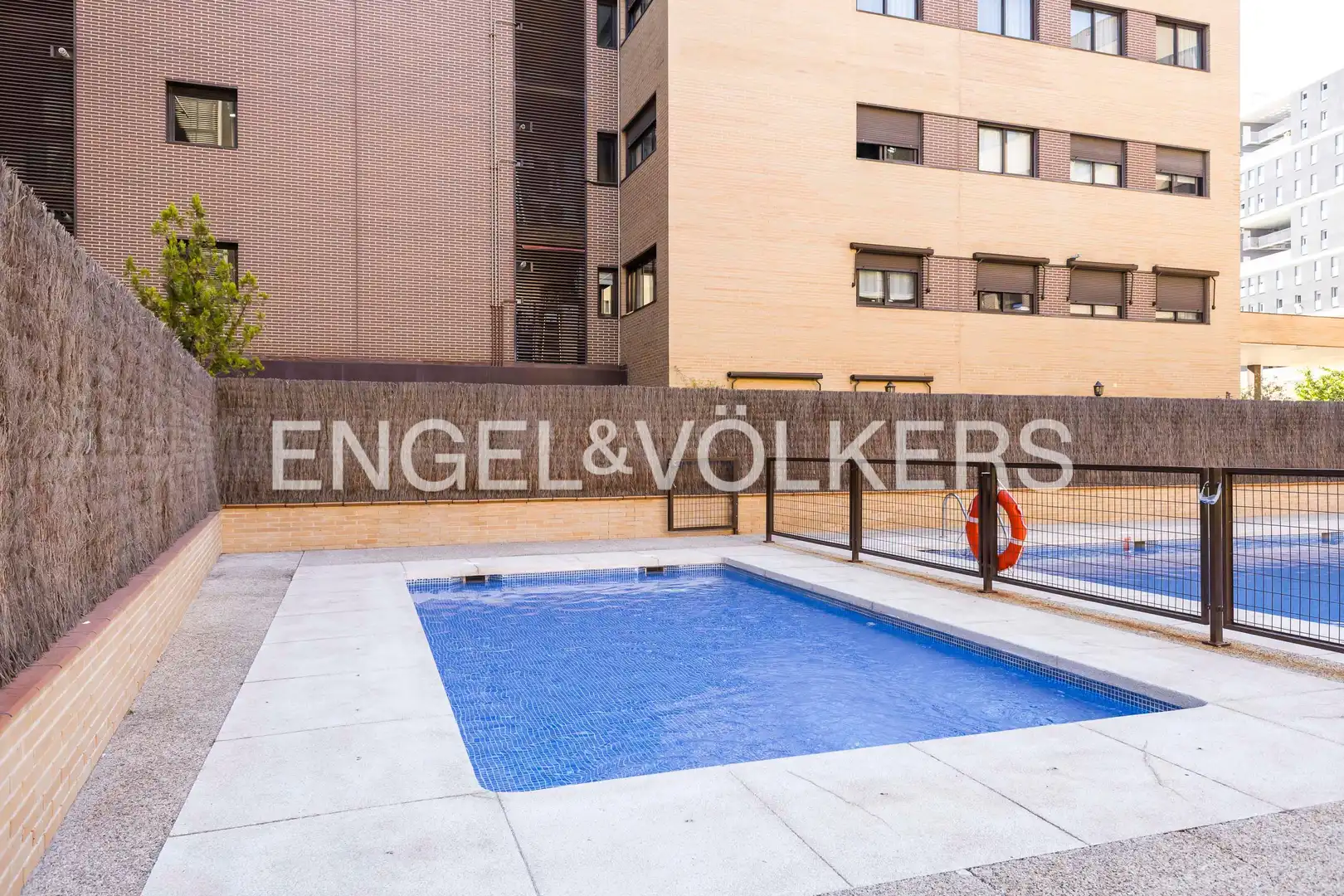 Swimming pool of Apartments for sale in Madrid  with Air Conditioner, Heating and Private garden