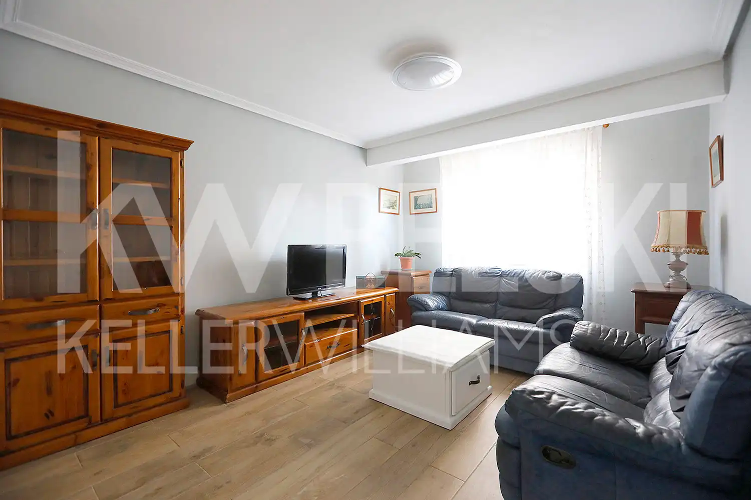 Sala de estar de Piso en venta en Irun  con Calefacción, Trastero y Balcón