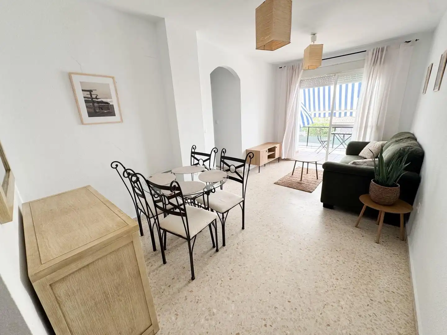 Sala d'estar de Pis en venda en El Portil amb Traster, Moblat i Balcó