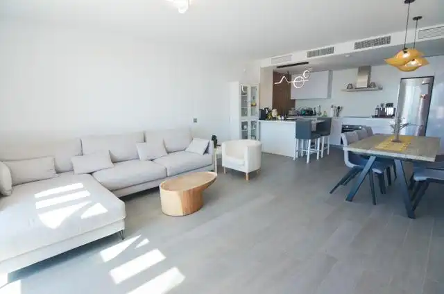 Sala d'estar de Pis en venda en Benalmádena amb Aire condicionat, Calefacció i Jardí privat