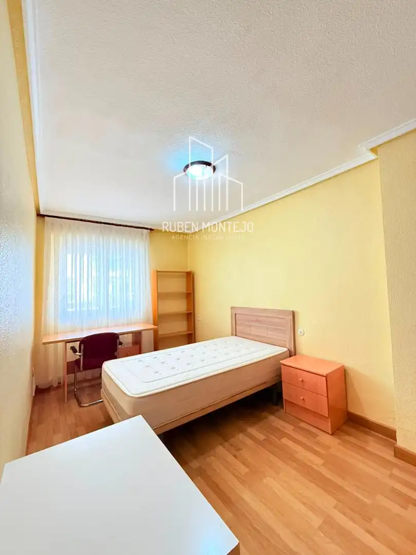 Habitación de Piso de alquiler en Salamanca con Calefacción, Terraza y Horno