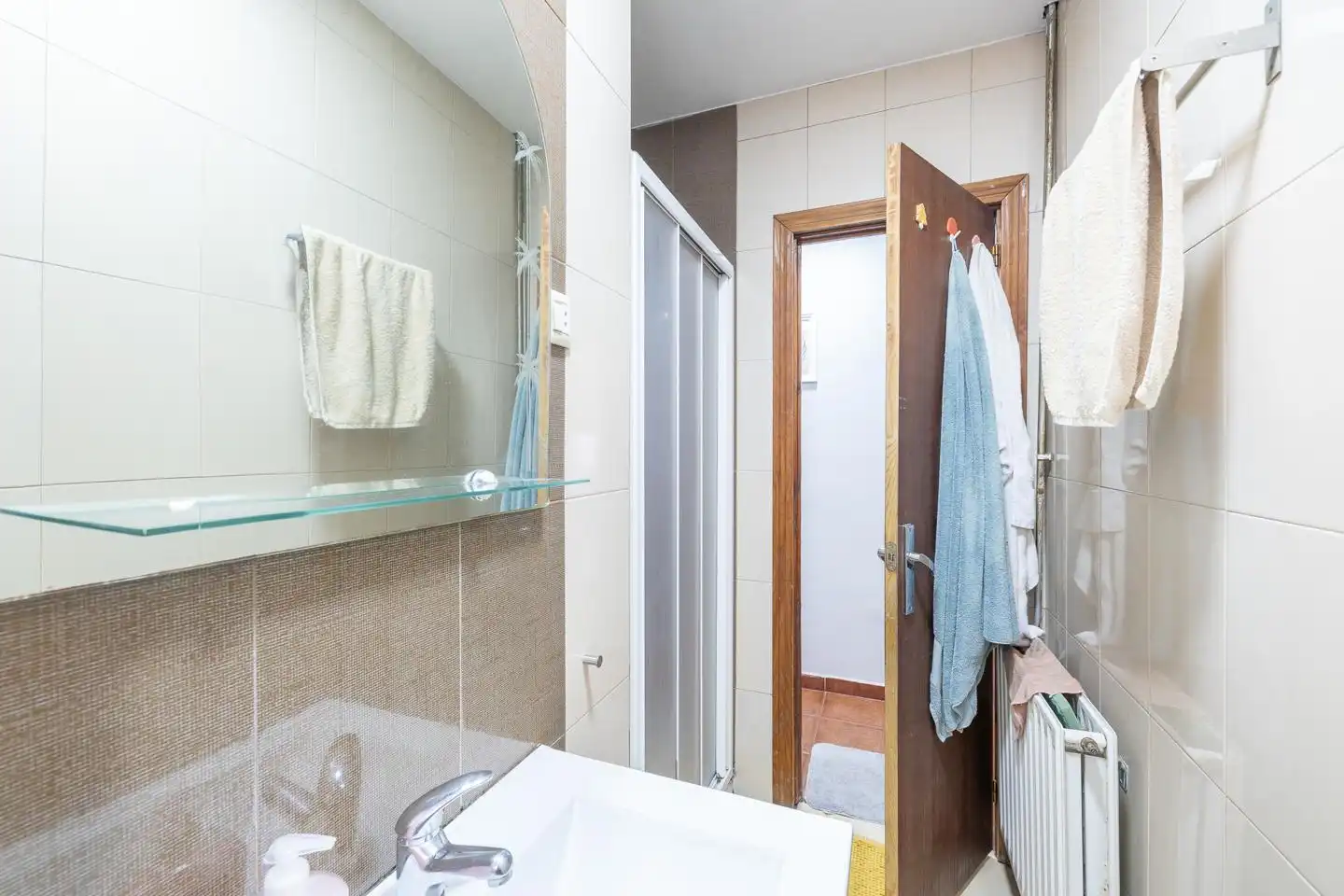 Baño de Planta baja en venta en Oviedo  con Calefacción y Amueblado