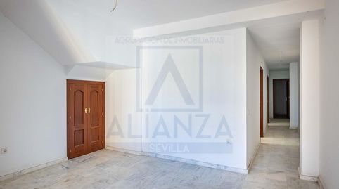 Foto 2 von Gebäude zum Verkauf in Cordoba, 14, La Algaba, Sevilla