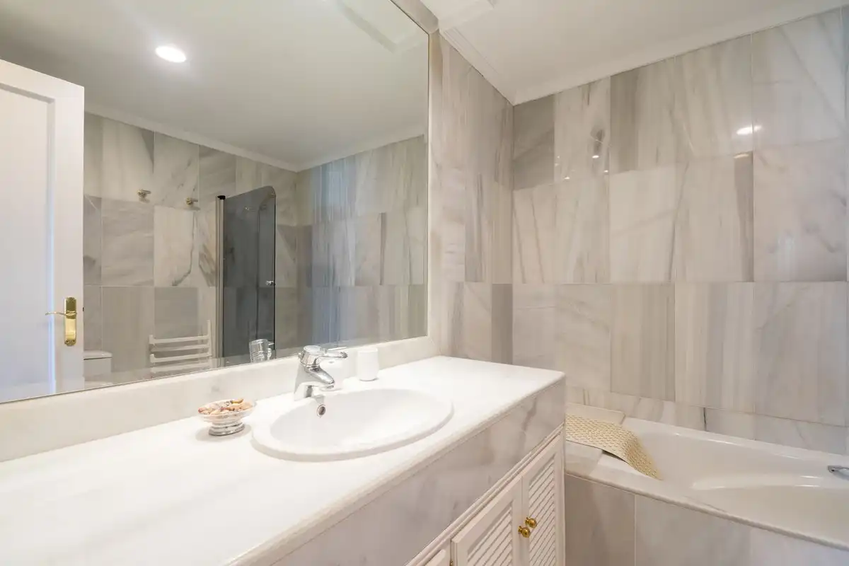 Apartament amb piscina en venda a Nueva Andalucía, imagen 16