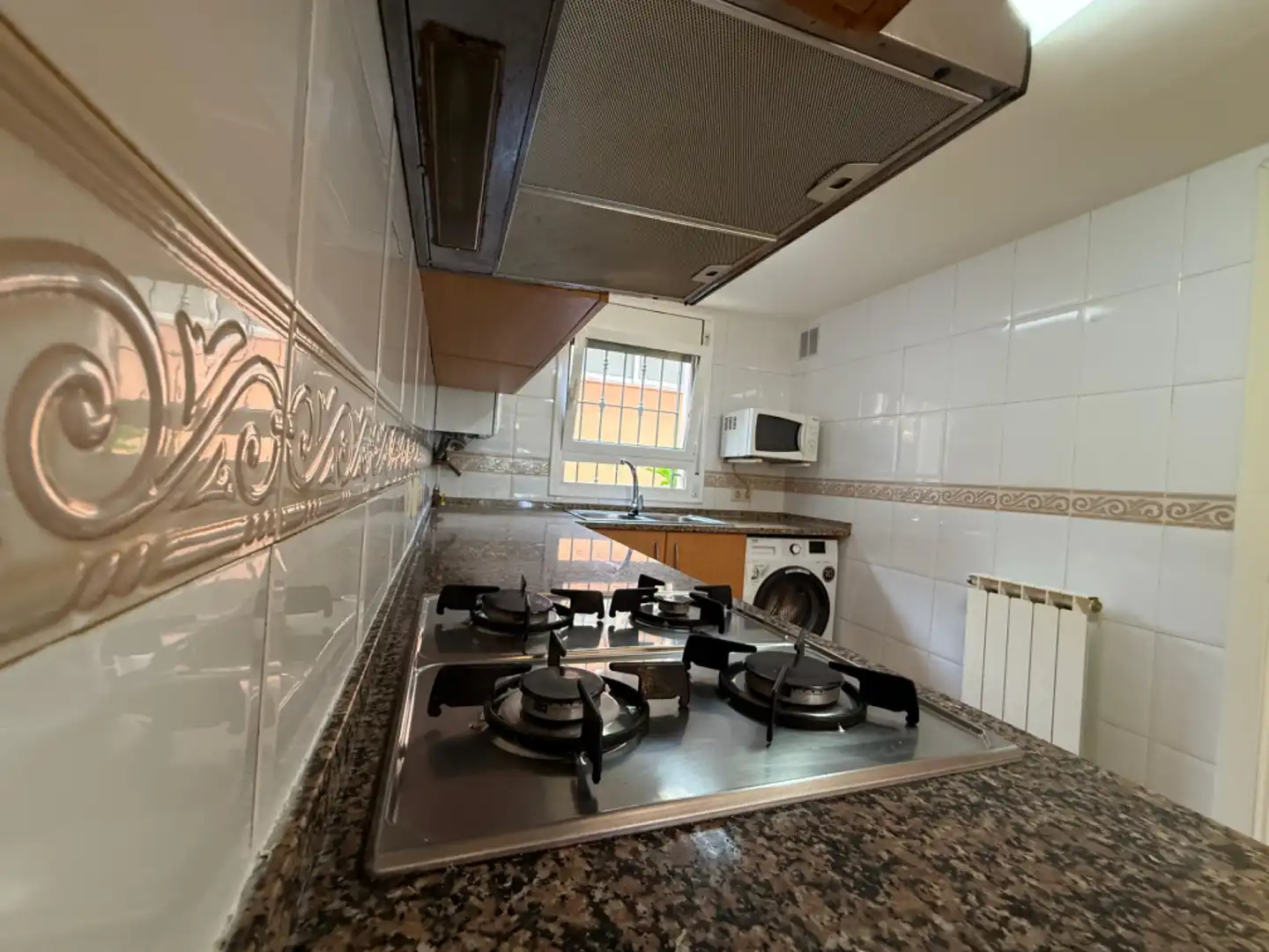Cocina de Casa adosada en venta en Sant Feliu de Guíxols con Jardín privado, Terraza y Balcón