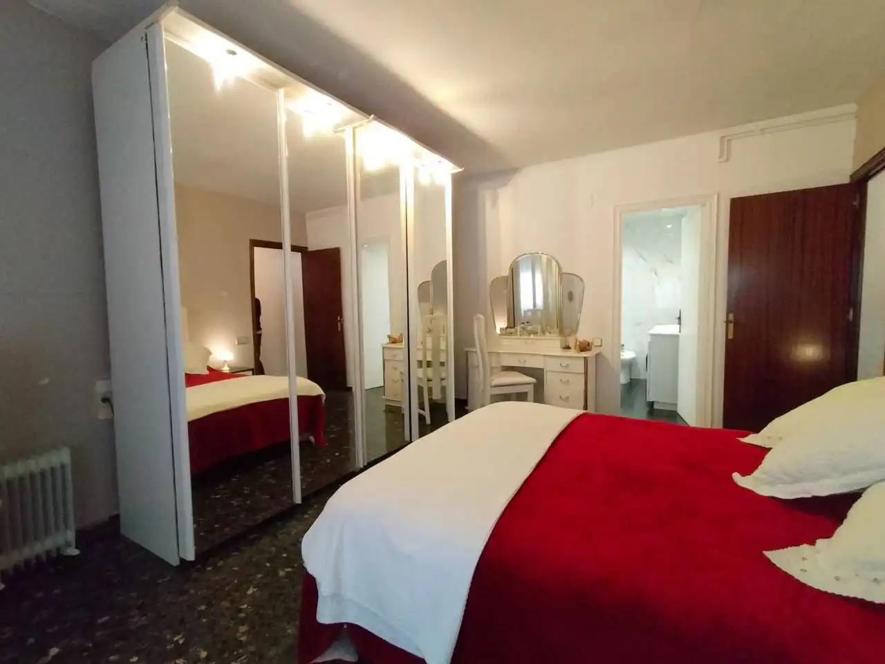 Dormitori de Casa o xalet en venda en Terrassa amb Aire condicionat i Terrassa