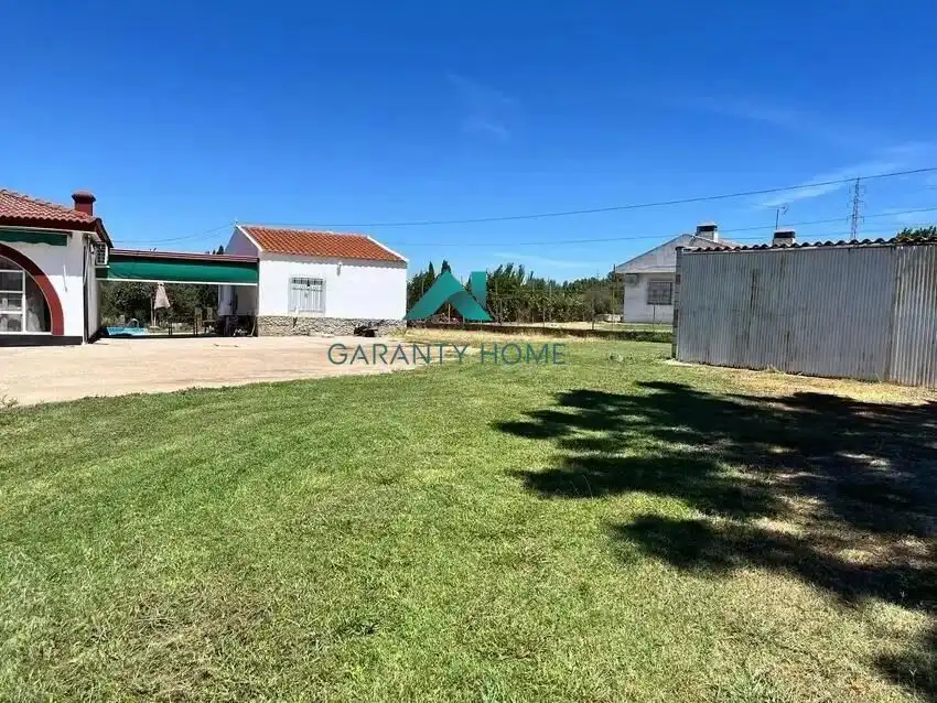 Chalet con piscina en venta en Carretera de Sevilla - Los Montitos, imagen 3