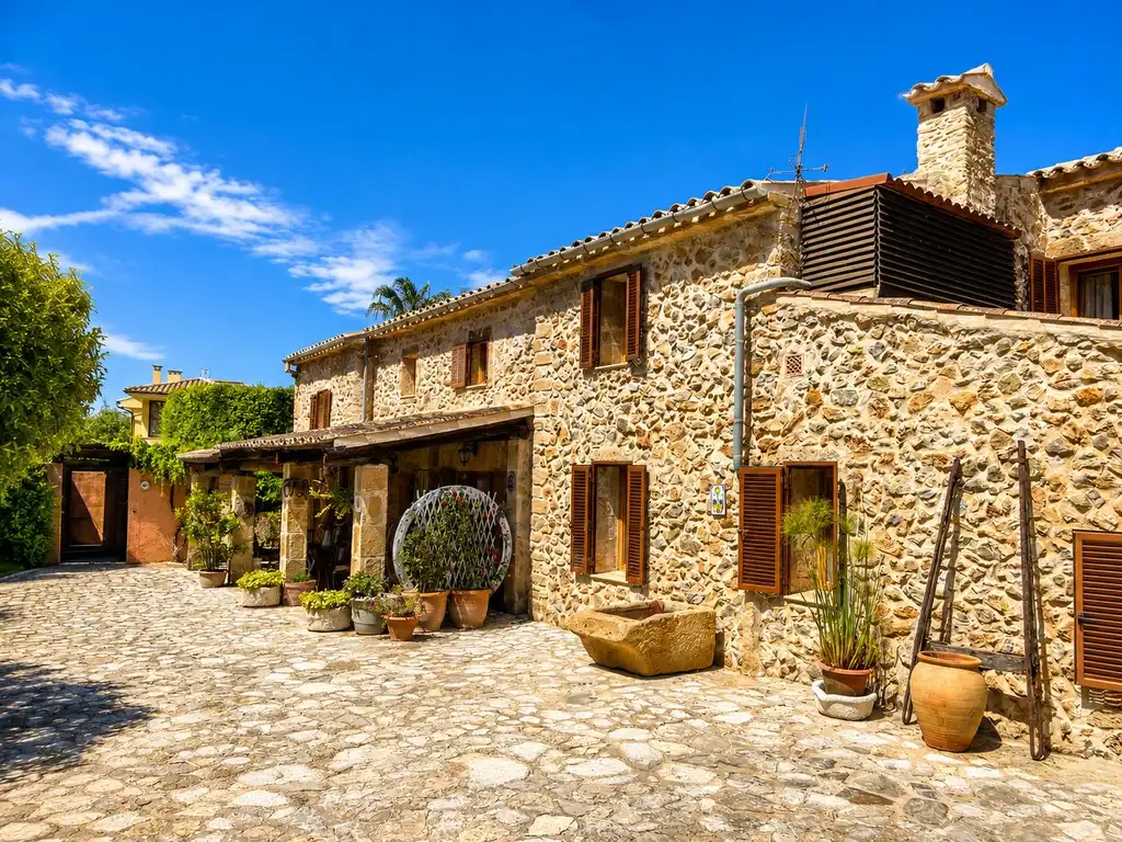Vista exterior de Casa o xalet en venda en Alcúdia amb Aire condicionat, Calefacció i Jardí privat