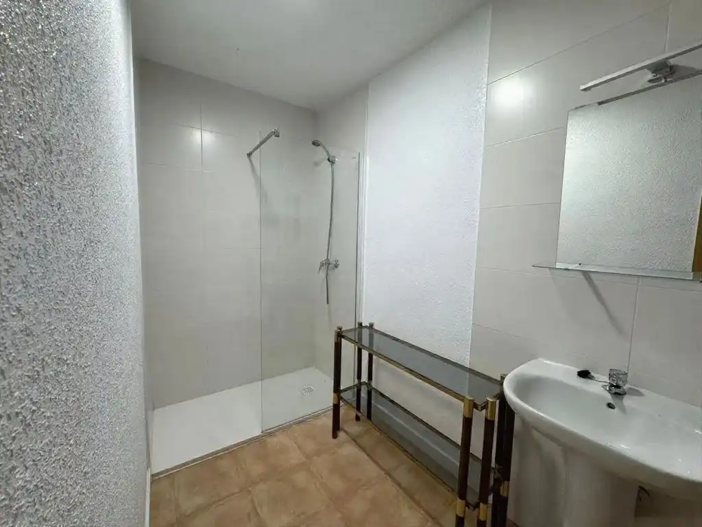 Baño de Piso para compartir en Murcia con Amueblado