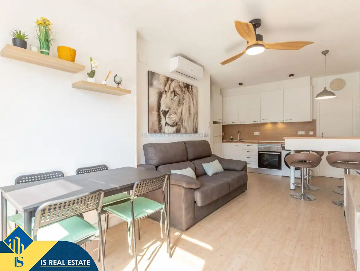 Sala d'estar de Casa o xalet en venda en Torrevieja amb Aire condicionat, Calefacció i Terrassa