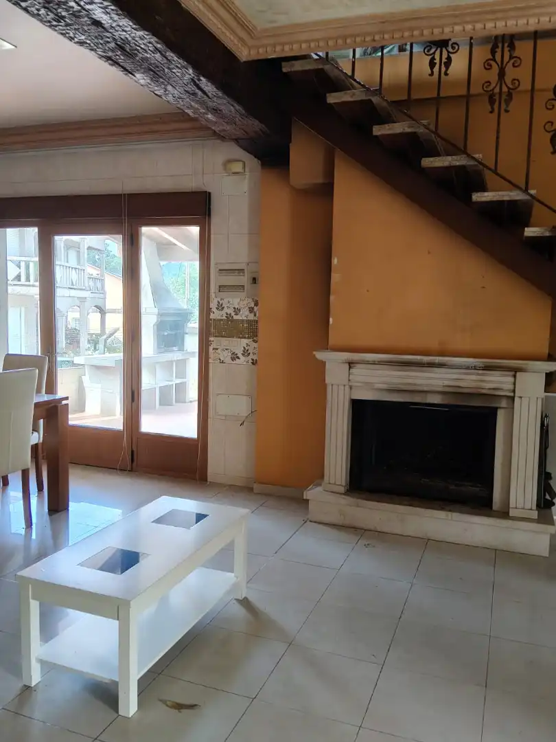 Sala de estar de Casa o chalet en venta en Poio con Calefacción, Jardín privado y Terraza