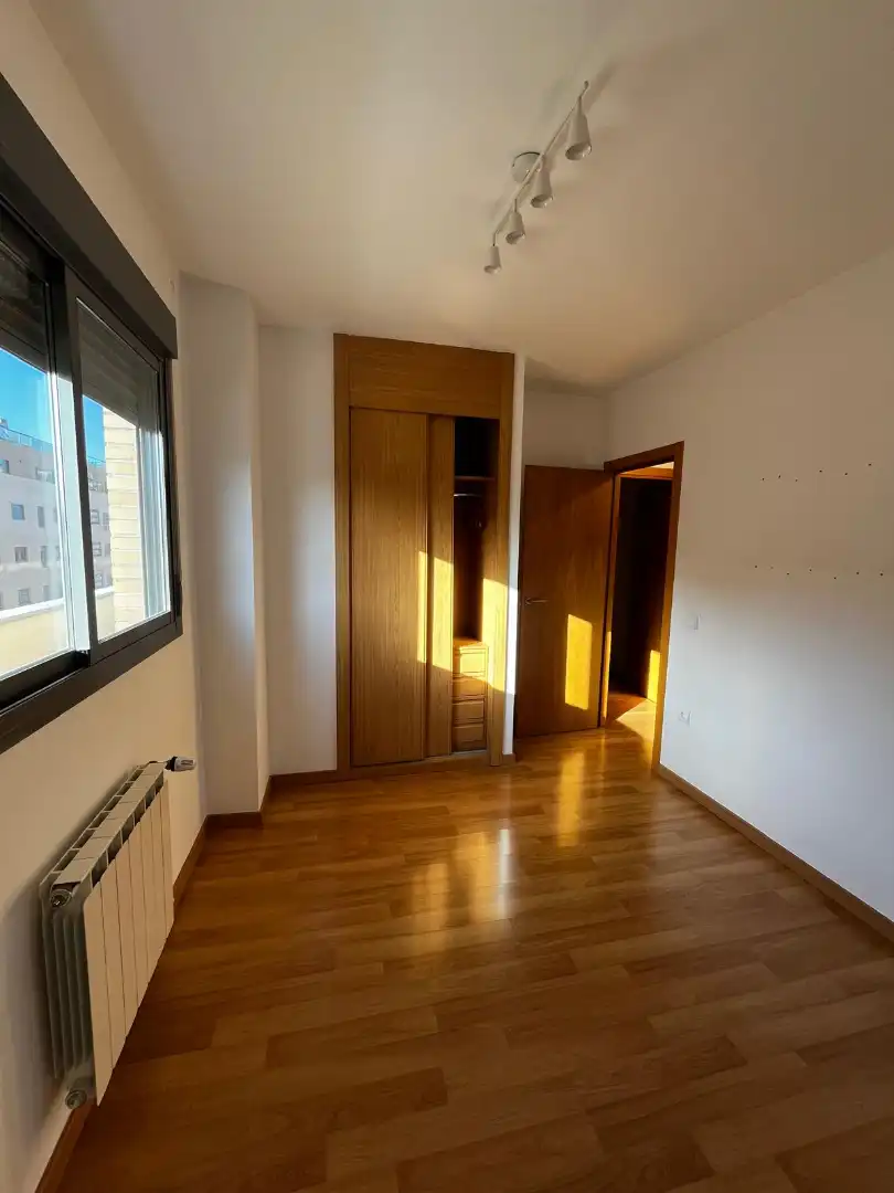 Schlafzimmer von Dachboden zum Verkauf in Arganda del Rey mit Klimaanlage, Heizung und Parkett