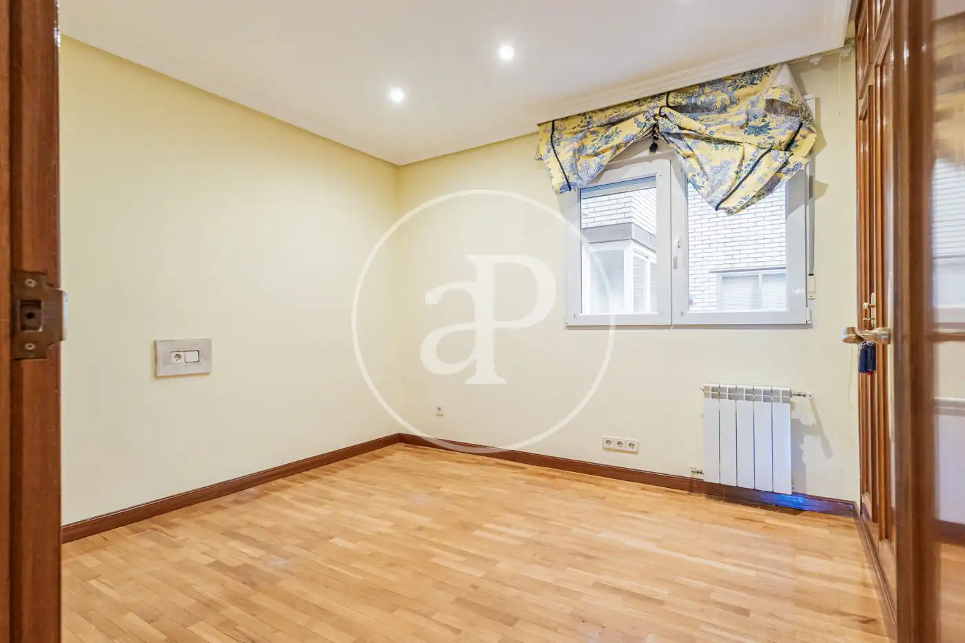 Flat for sale in Fuencarral - El Pardo