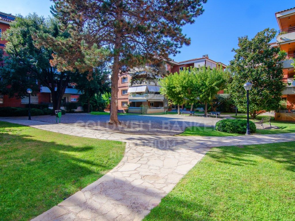 Vista exterior de Planta baja en venta en Sant Cugat del Vallès