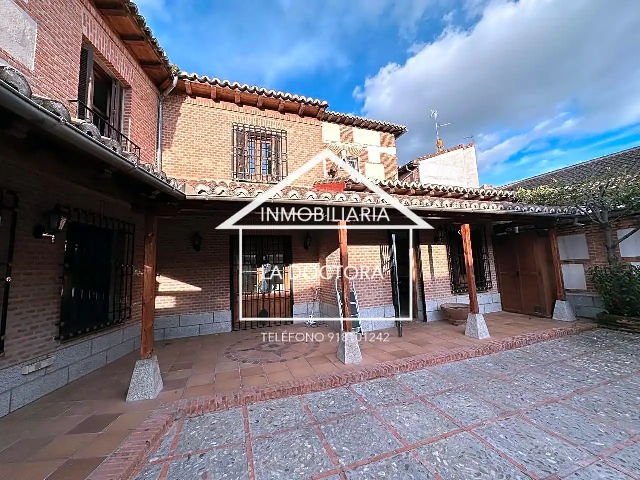 Vista exterior de Casa o xalet de lloguer en Navalcarnero amb Aire condicionat, Calefacció i Parquet