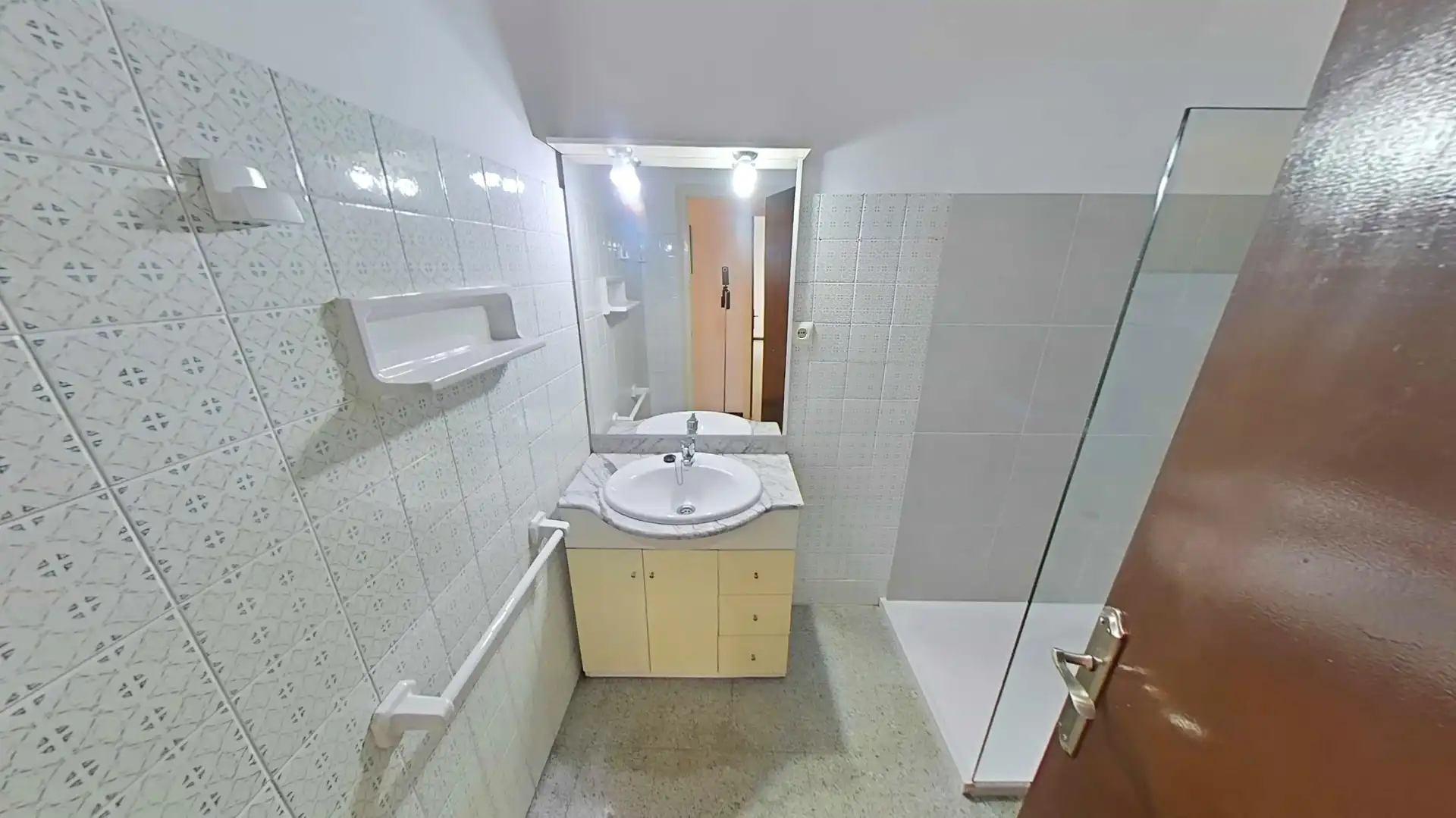 Bathroom of Flat for sale in Calella, Barcelona