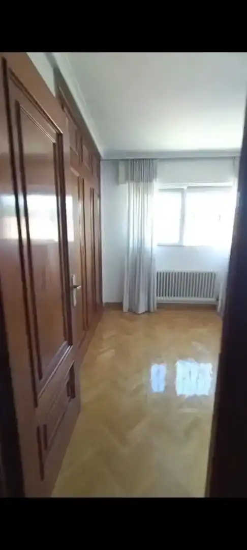 Bedroom of Houses for share in Madrid  with Parquet flooring, Washing machine and Microwave