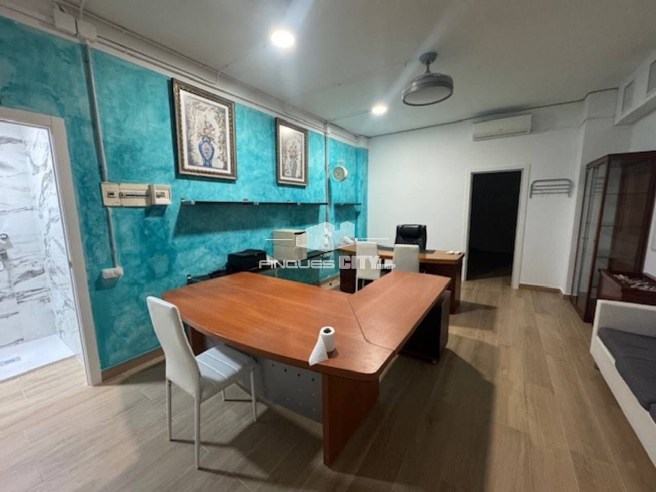 Office for sale in Pineda de Mar  with Air Conditioner
