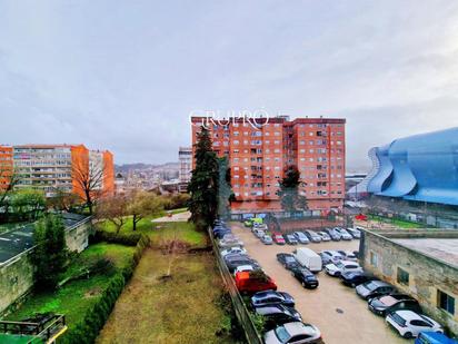 Vista exterior de Pis en venda en Vigo  amb Calefacció, Parquet i Terrassa