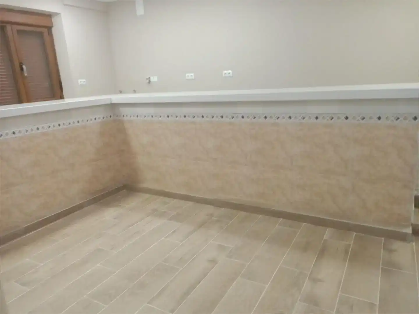 Badezimmer von Geschaftsraum zur Miete in Cistierna