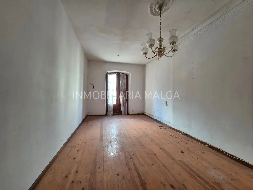 Sala d'estar de Casa o xalet en venda en Colunga amb Jardí privat