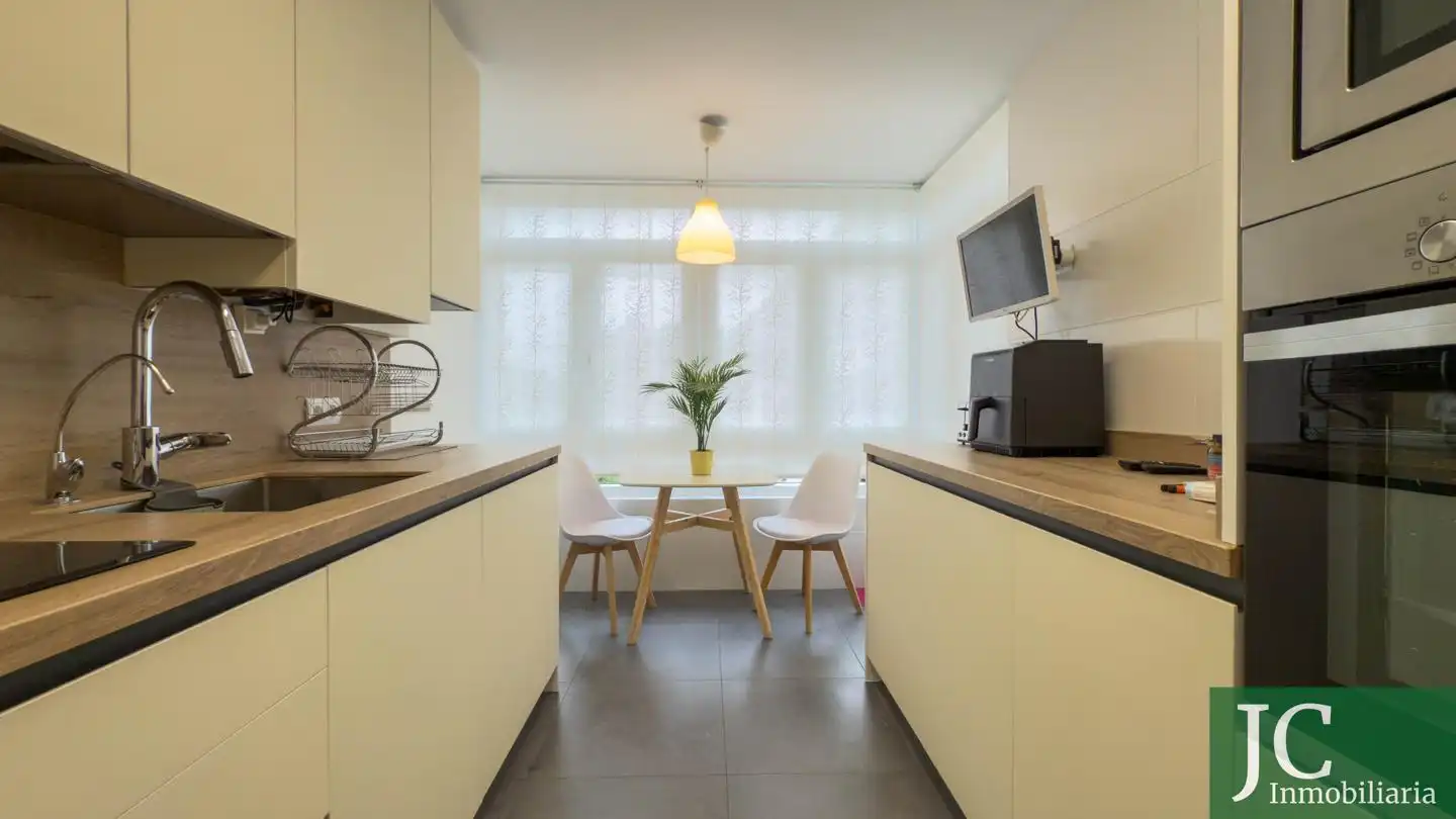 Cocina de Piso de alquiler en Santander con Calefacción, Terraza y Amueblado
