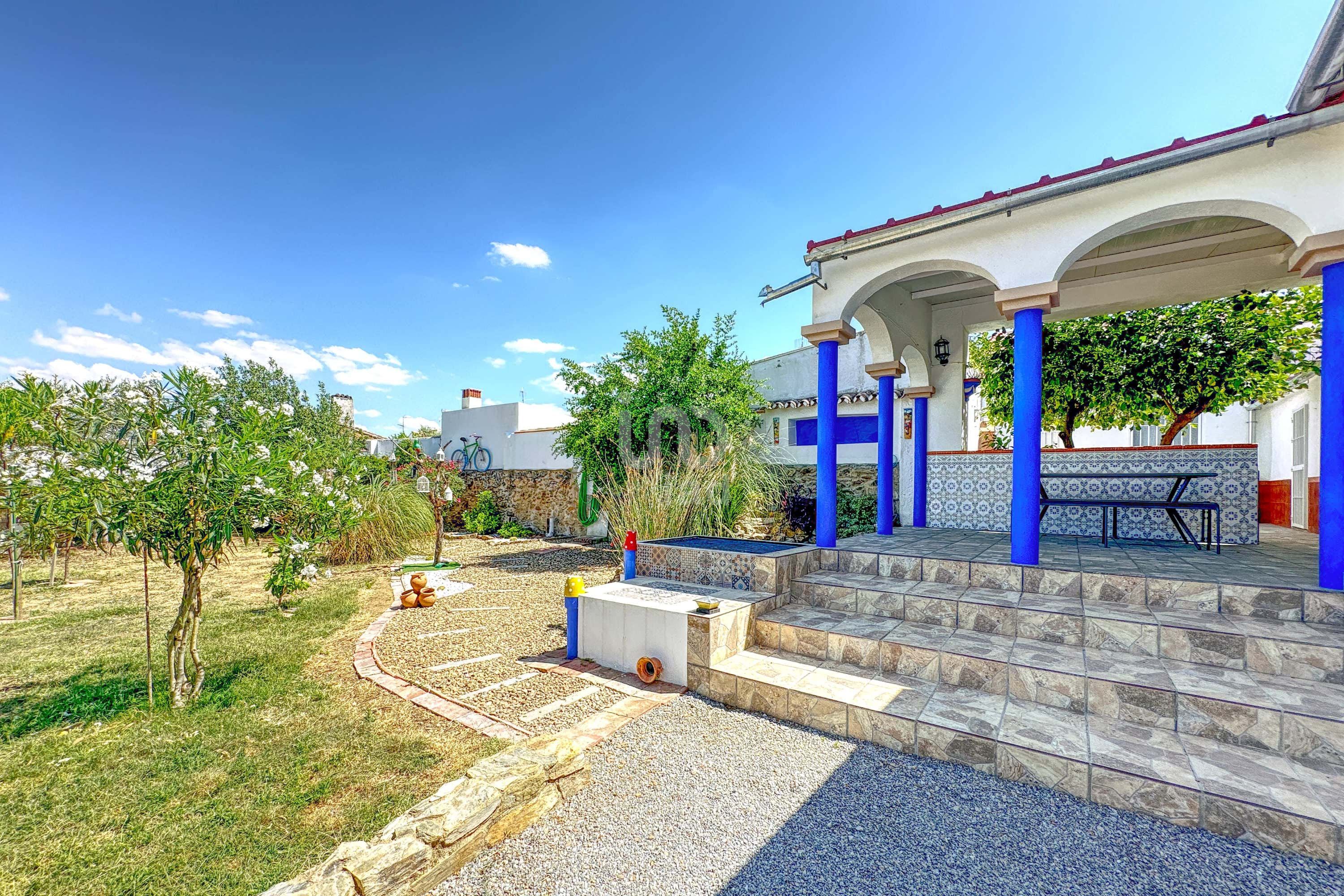 Vista exterior de Casa o xalet en venda en Granja de Torrehermosa amb Aire condicionat, Calefacció i Terrassa