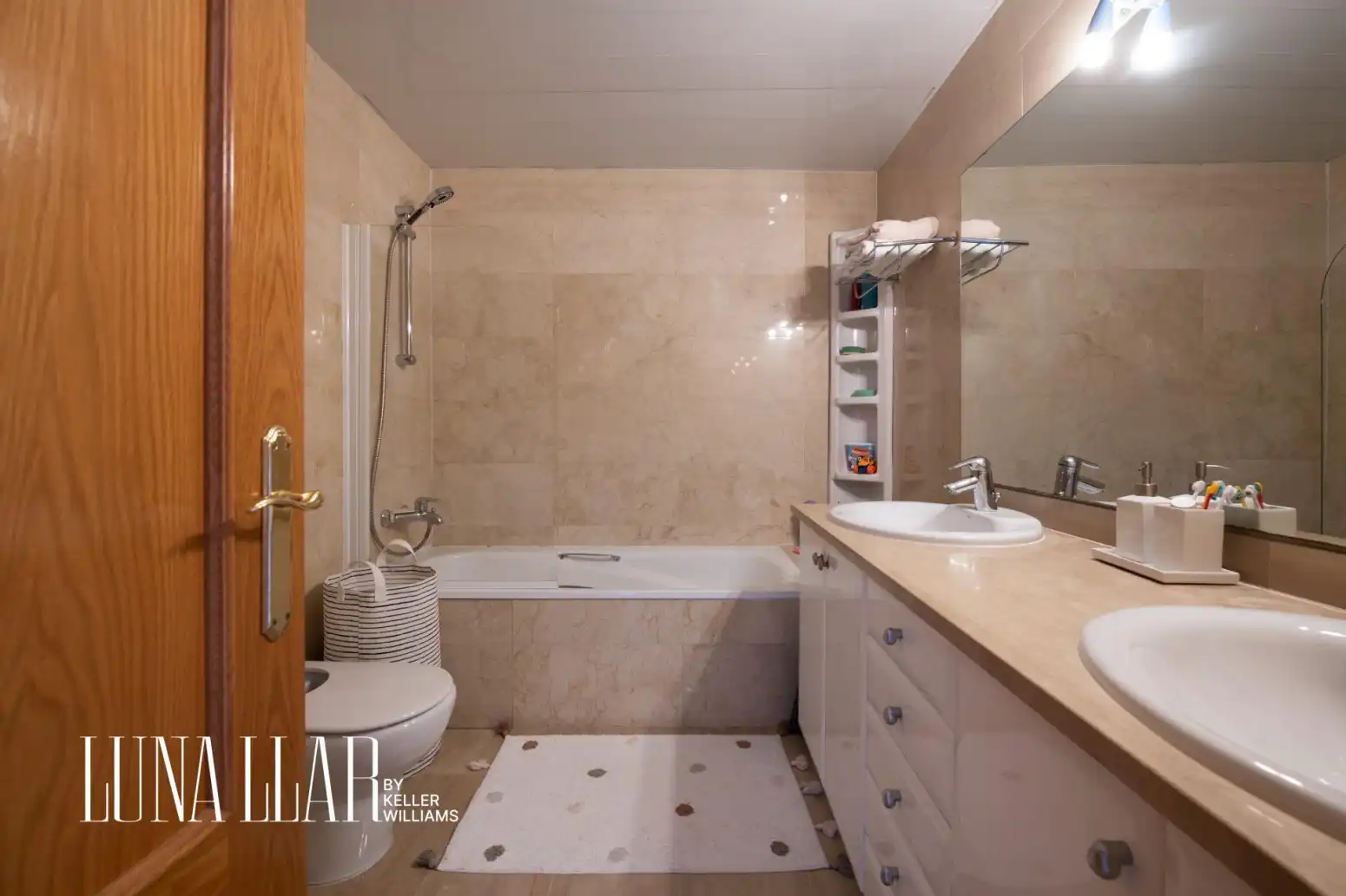 Bathroom of Attic for sale in Sitges  with Air Conditioner and Terrace