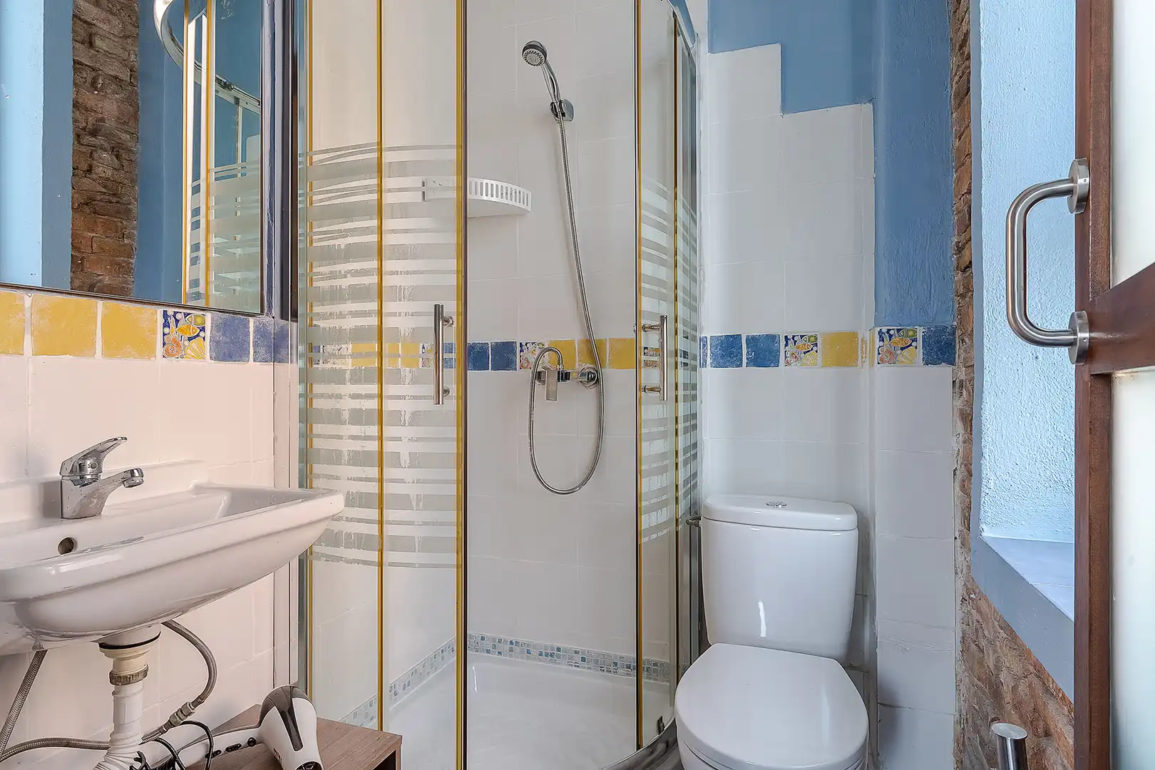 Bathroom of Apartments for sale in Barcelona  with Air Conditioner, Furnished and Washing machine