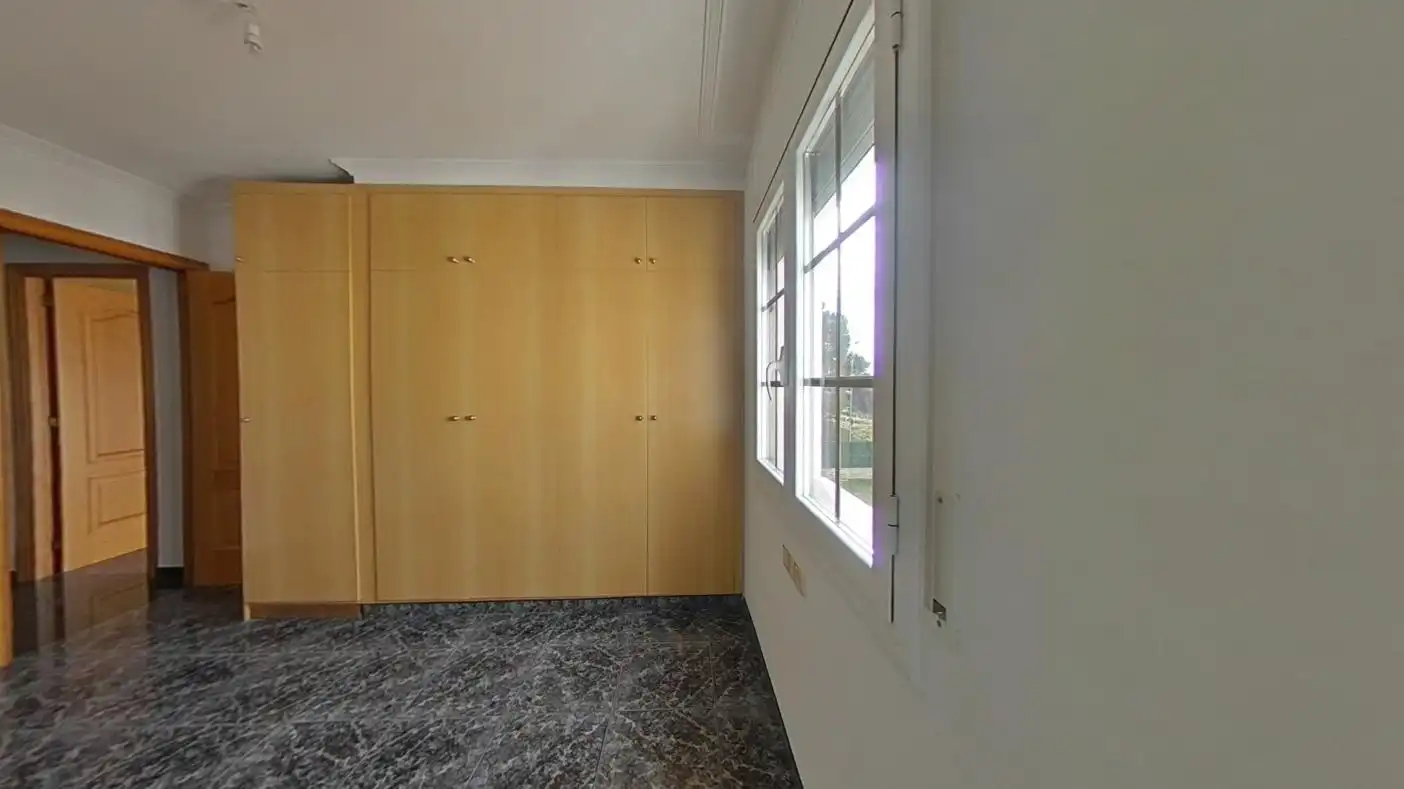 Casa pareada con piscina en venta en Ronda Fort Roig, imagen 4