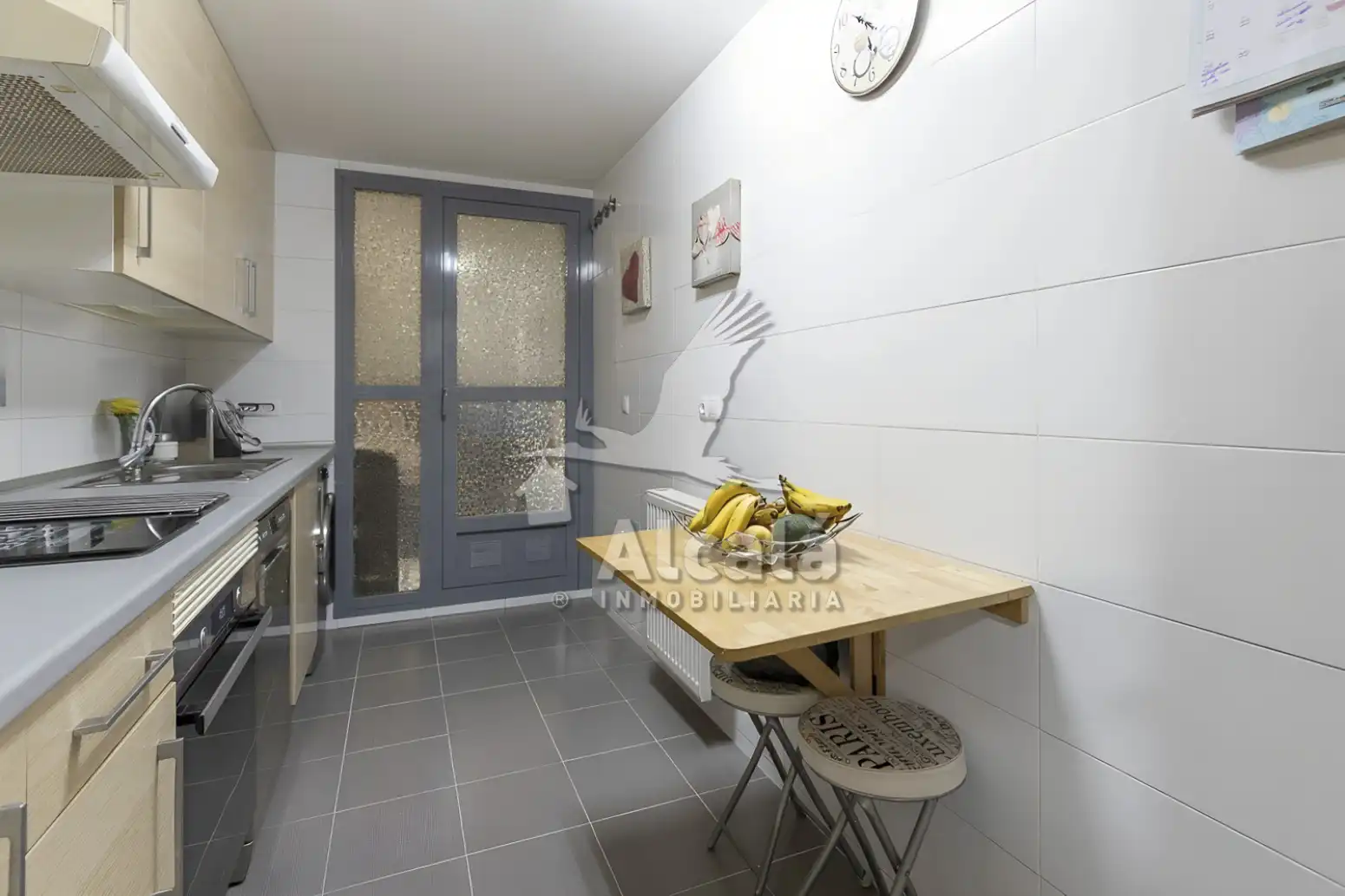 Küche von Wohnung zum Verkauf in Villalbilla mit Klimaanlage, Heizung und Terrasse