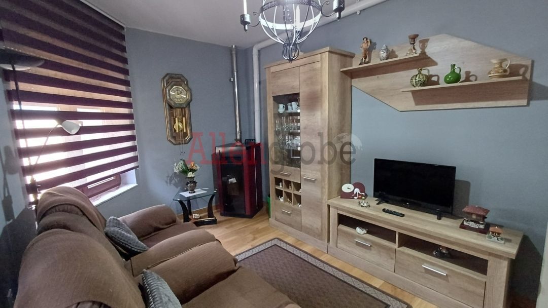 Sala d'estar de Pis en venda en Proaza amb Calefacció, Terrassa i Traster