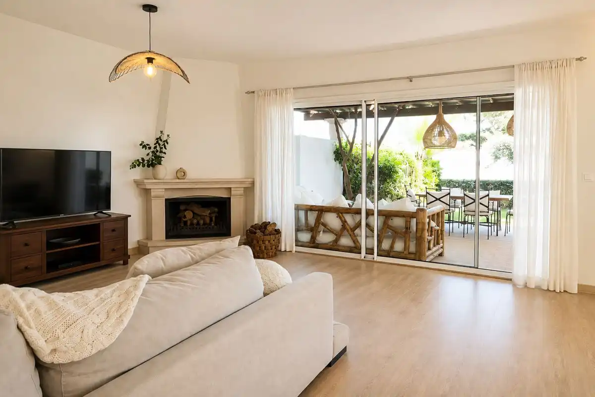 Terraced house with pool for sale in La Alcaidesa, imagen 16