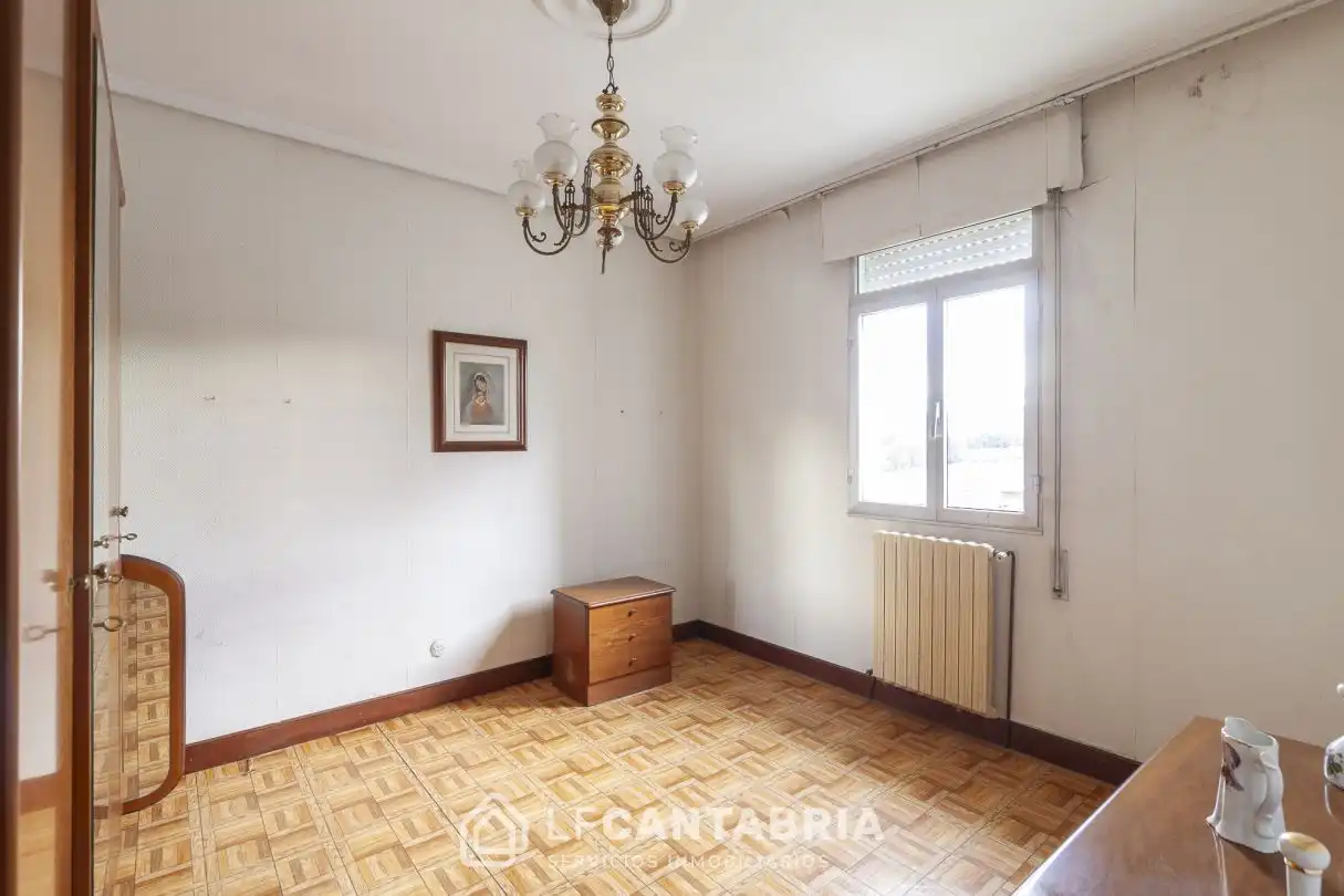 Bedroom of Houses for sale in Santander  with Heating, Private garden and Balcony