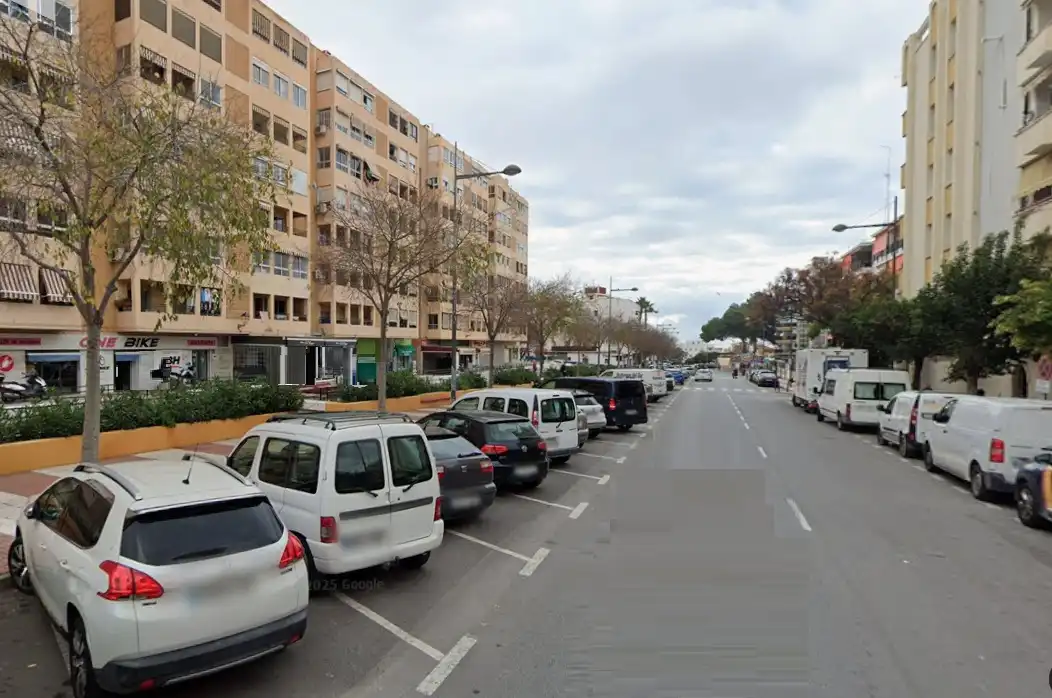 Vista exterior de Local en venta en Marbella con Aire acondicionado, Calefacción y Terraza