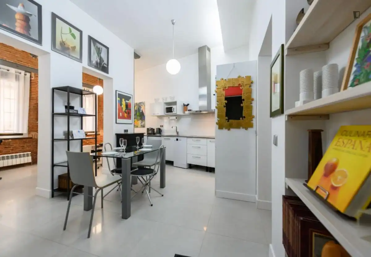 Cocina de Apartamento de alquiler en Madrid con Calefacción, Amueblado y Horno