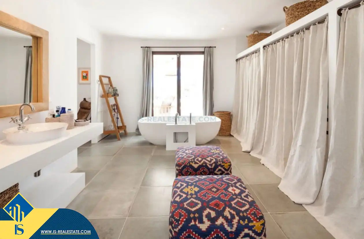 Chalet con piscina en venta en Santa Eulària, imagen 2