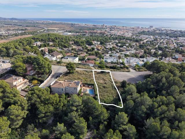 Terreno residencial en Venta en Carrer Clotes, 45 en Els Masos - Els Garrofers