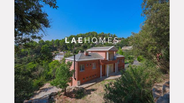 Casa-chalet en Alquiler en Carrer BEETHOVEN (C.COLL) en Corbera de Llobregat