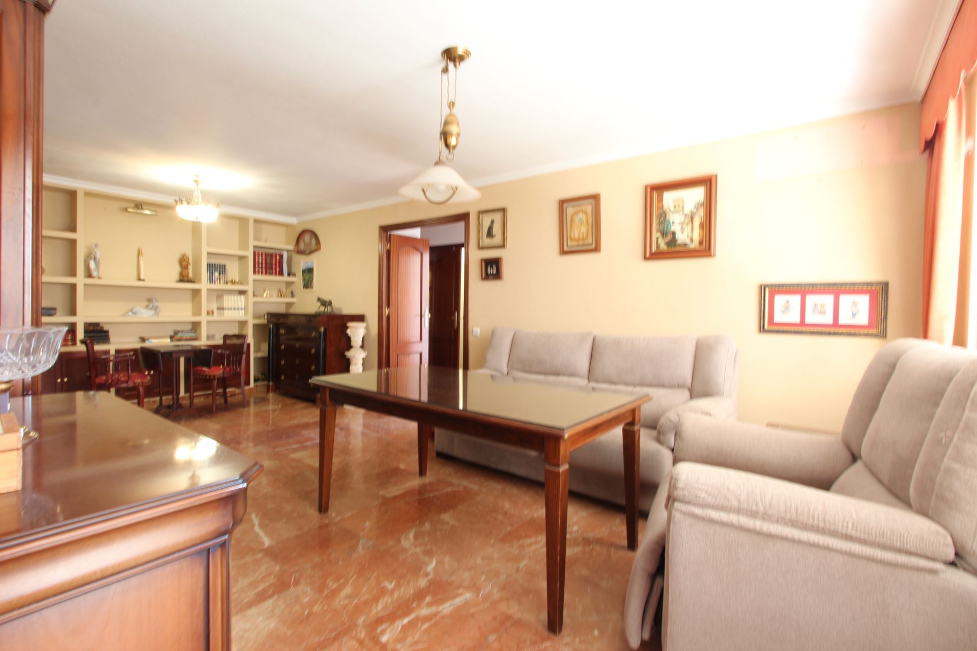 Sala d'estar de Pis en venda en  Sevilla Capital amb Calefacció, Terrassa i Traster