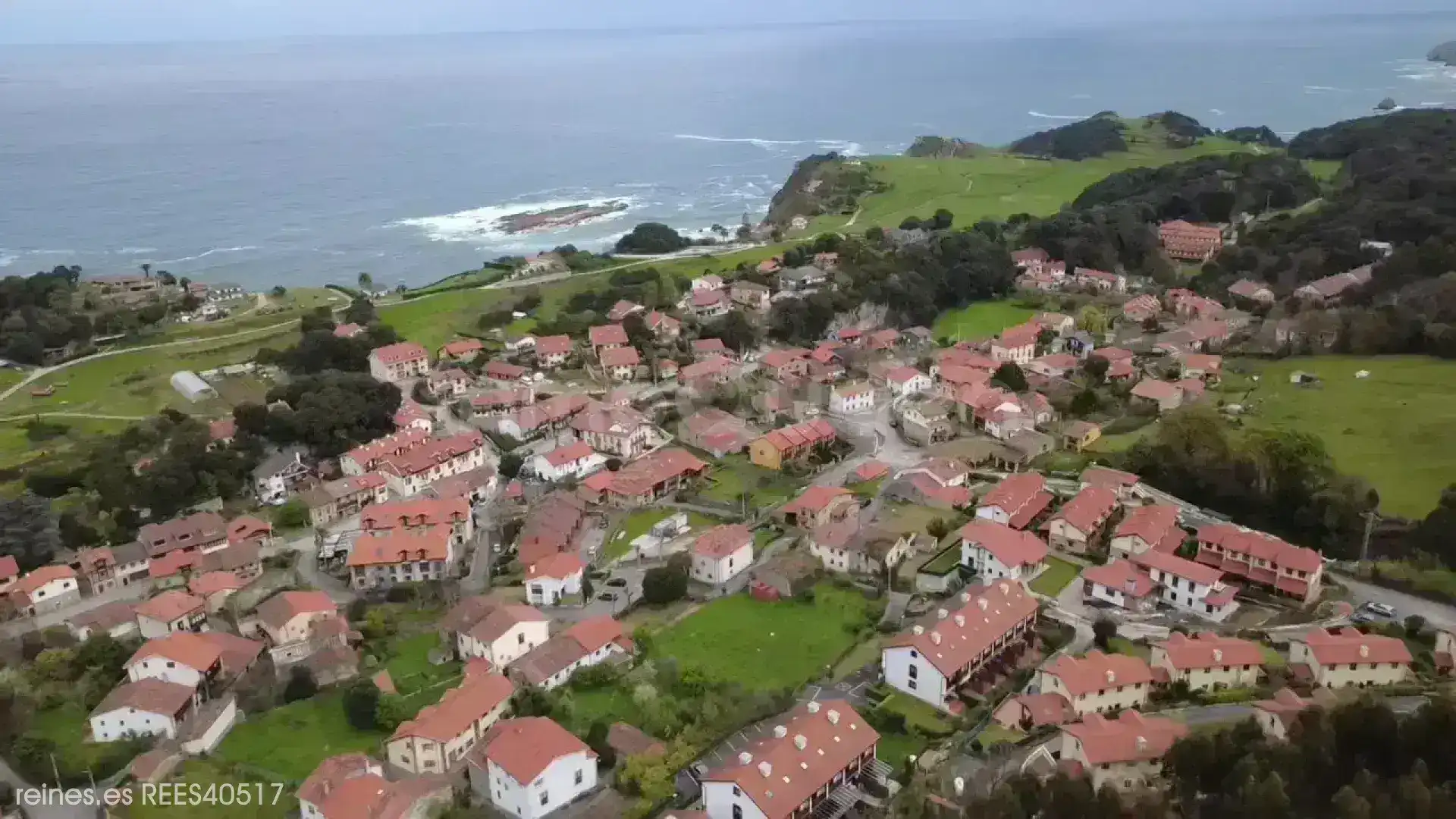 Vista exterior de Casa o chalet en venta en Val de San Vicente  con Calefacción, Terraza y Amueblado