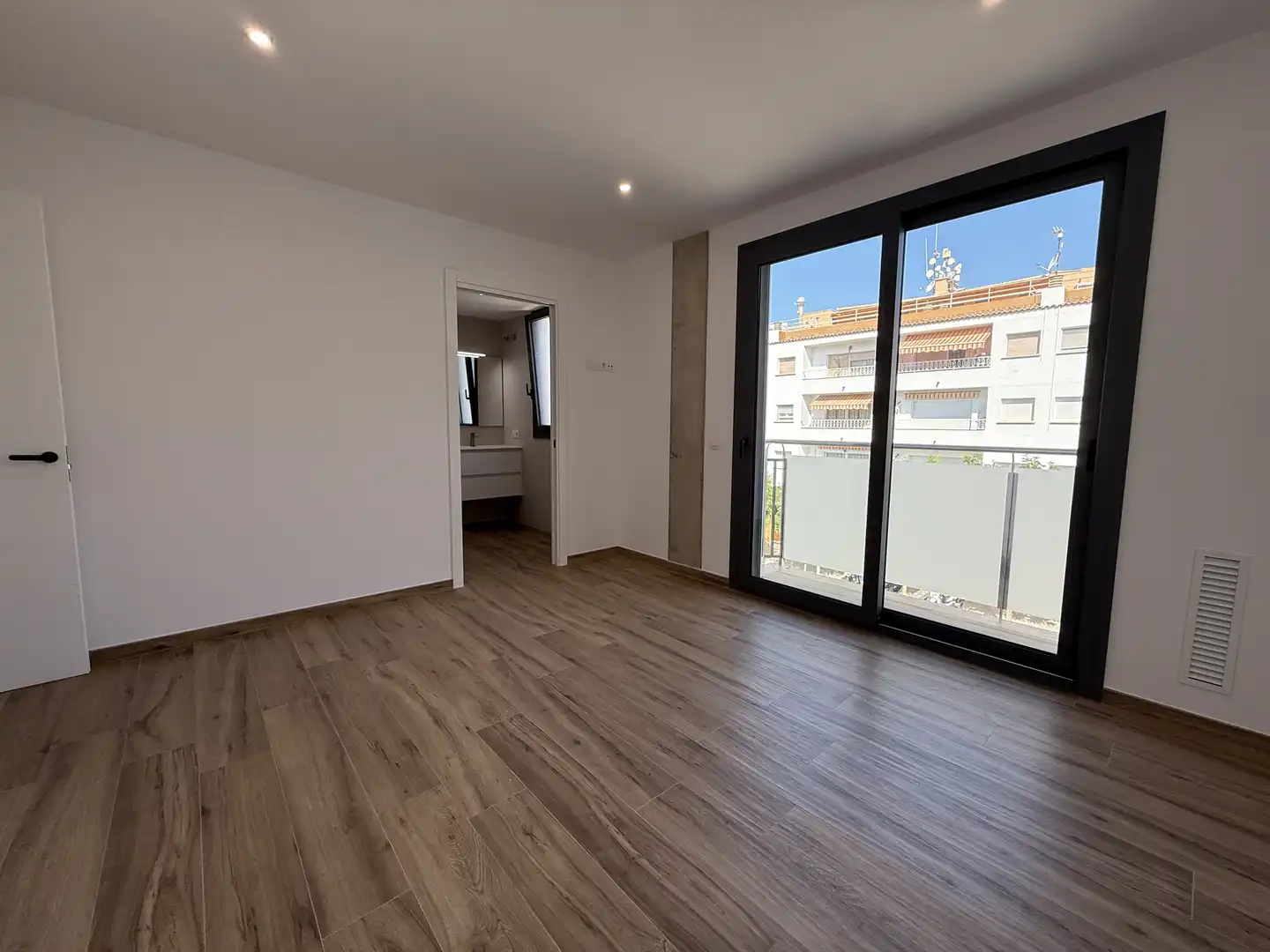 Bedroom of Flat for rent in Roses